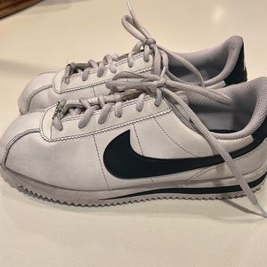 Boys Size 6.5 Y Nike Cortez shoes